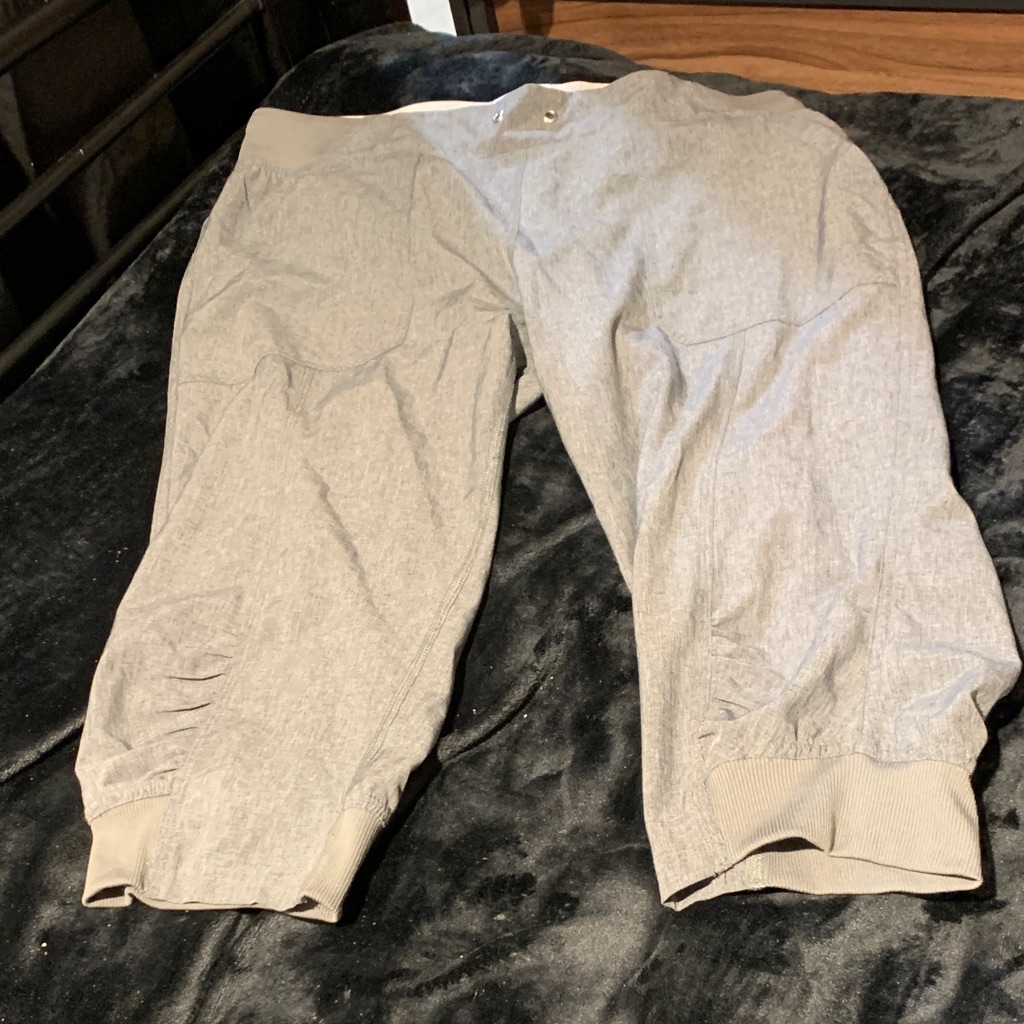 497 Calvin Klein Gray Casual Pants